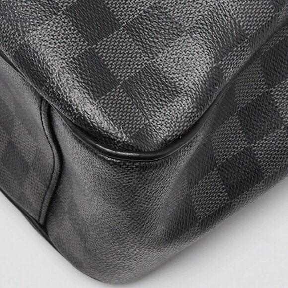 Louis Vuitton Damier Graphite Canvas Tadao Bag - Picture 4 of 12